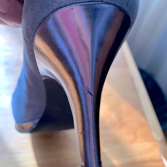 Calvin Klein Open Toe Pumps - Picture 5 of 9